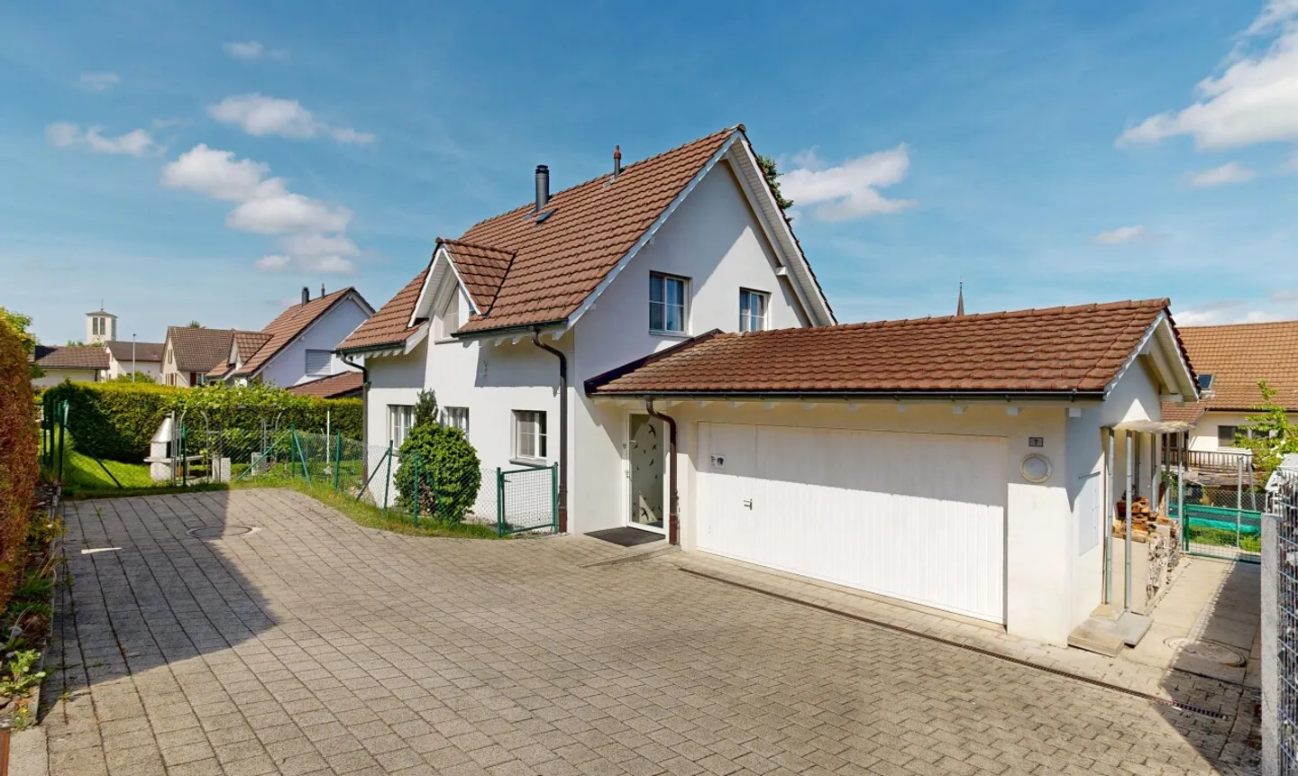 Wohnen mit Lebensqualität - 6.5-Zimmer-Einfamilienhaus in Sirnach - Photo 1 sur 11