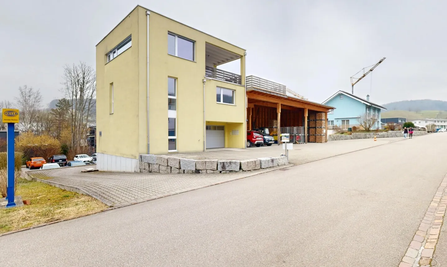 Single-family house with workshop, PV system and great commercial potential - Photo 1 of 13
