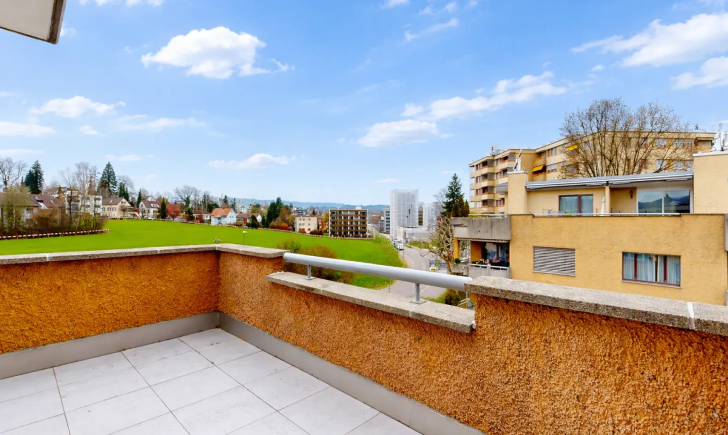Stylish Attic Apartment with Terrace - Photo 2 of 11