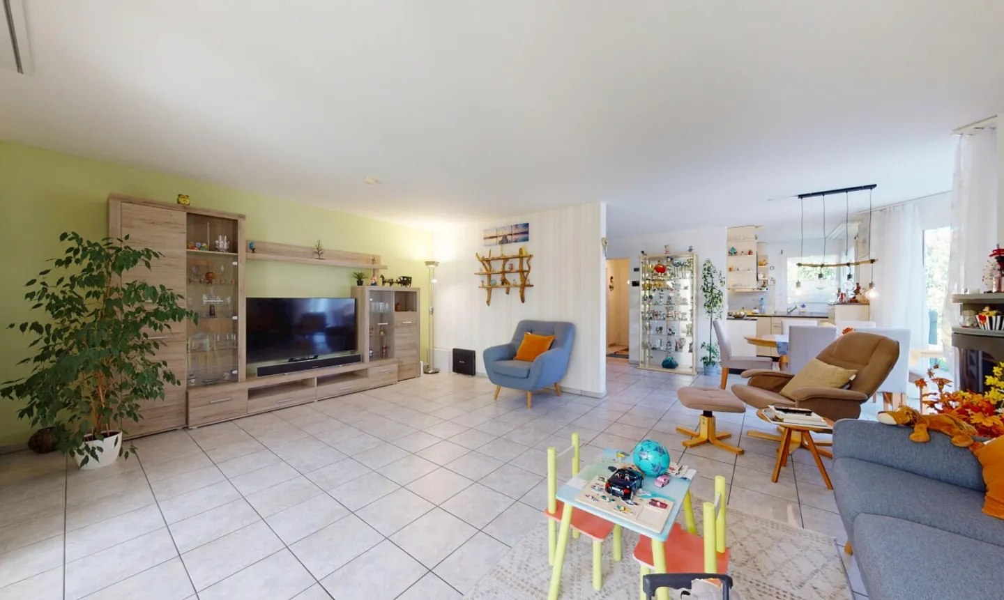 Casa bifamiliare di 5,5 stanze con veranda, giardino e 2 posti auto in garage - Foto 4 di 11