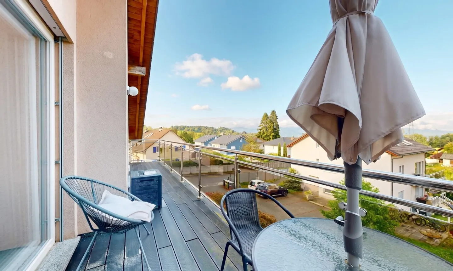 Attique contemporain avec balcon - Photo 2 sur 11