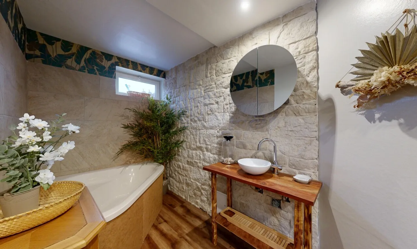 Renovated Family Home with Garden - Photo 4 of 11