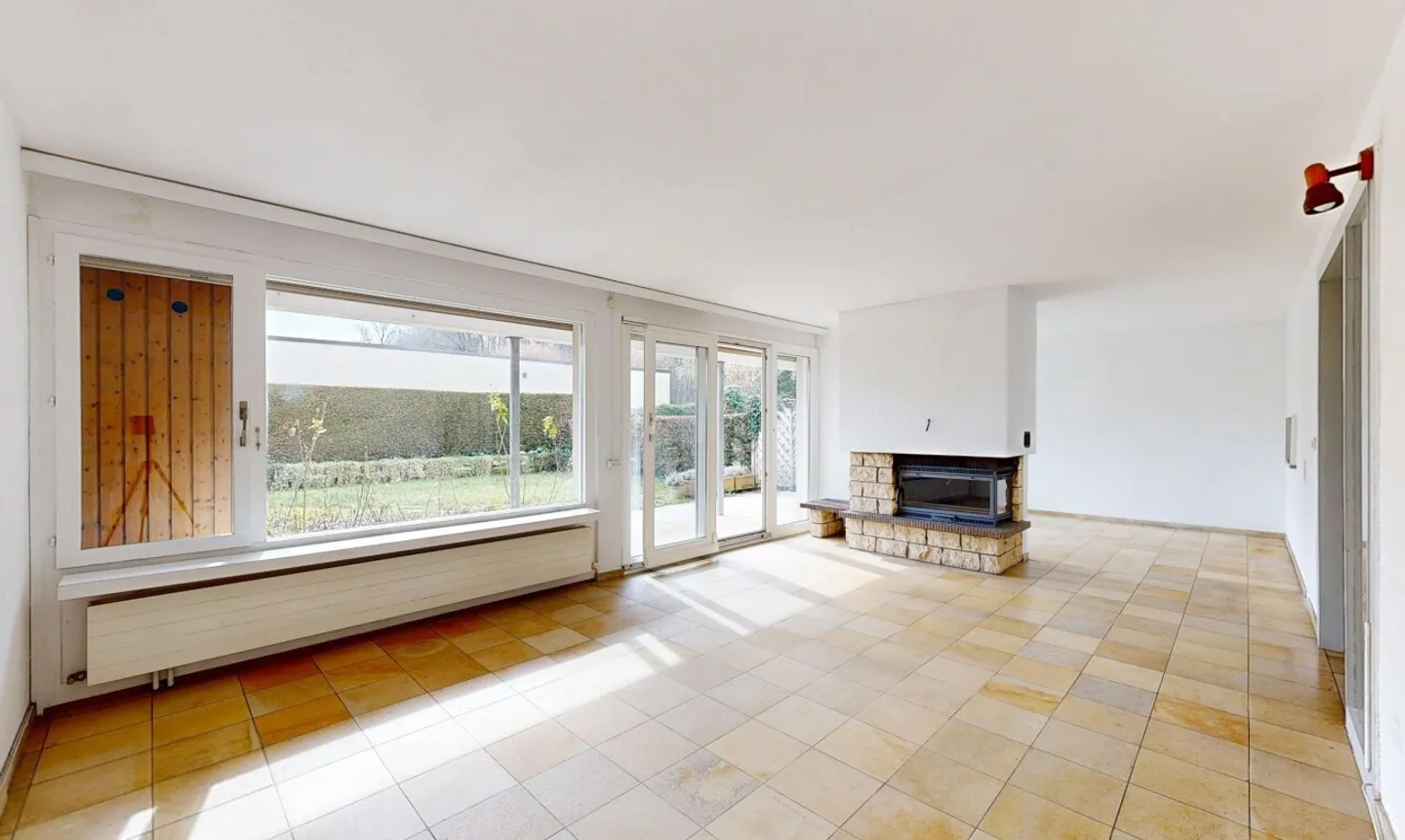 Charming terraced house with garden in family-friendly location - Photo 7 of 13