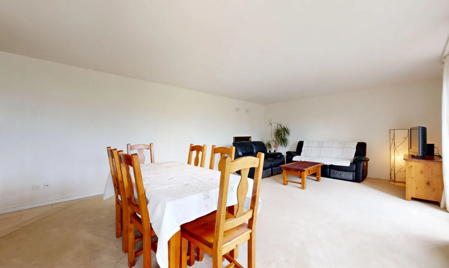 Helle 5,5-Zimmer-Wohnung mit Seeblick und Ruhe in Neuenburg - Foto 7 von 13