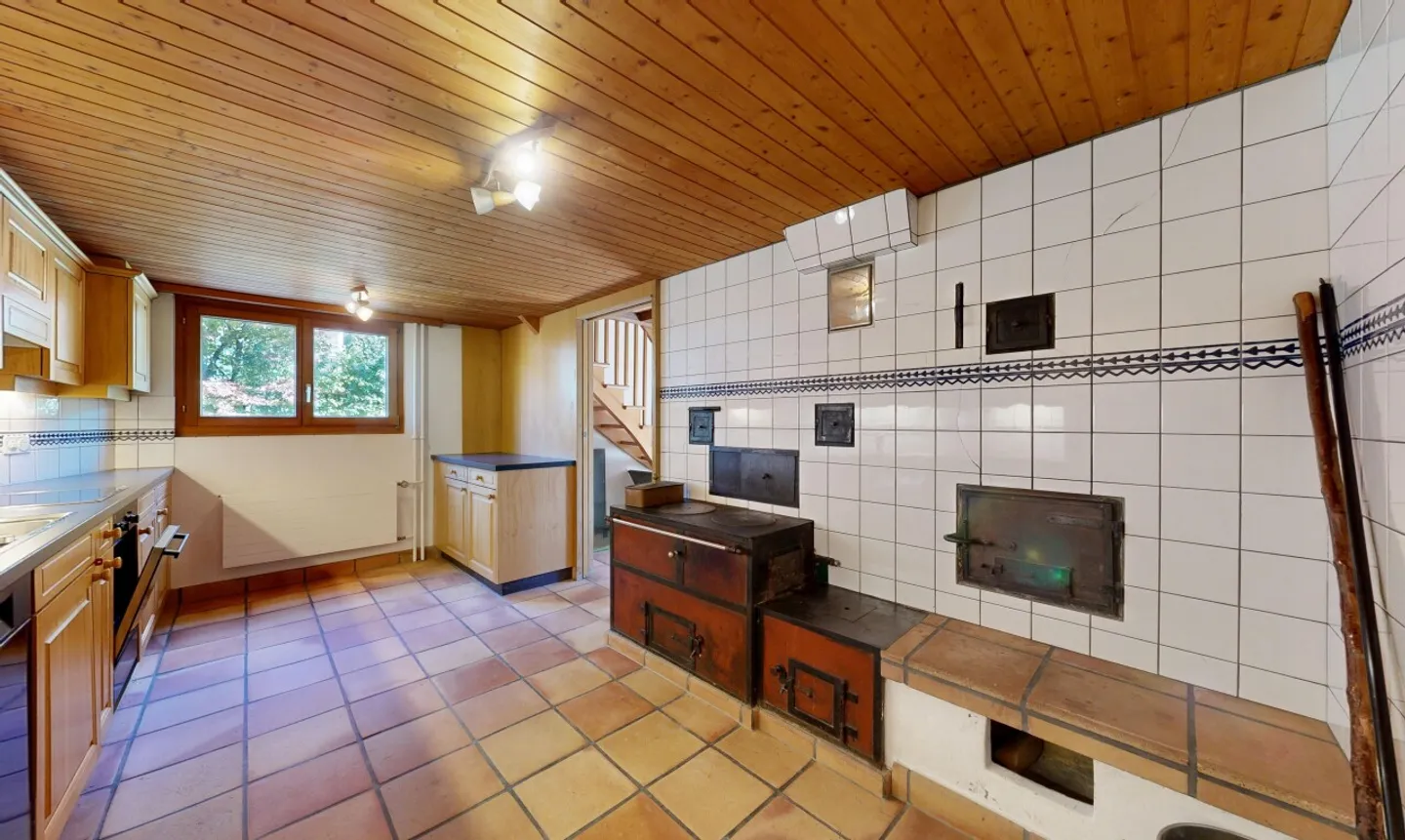Charming 3.5-Room House with Separate Garden - Photo 2 of 11