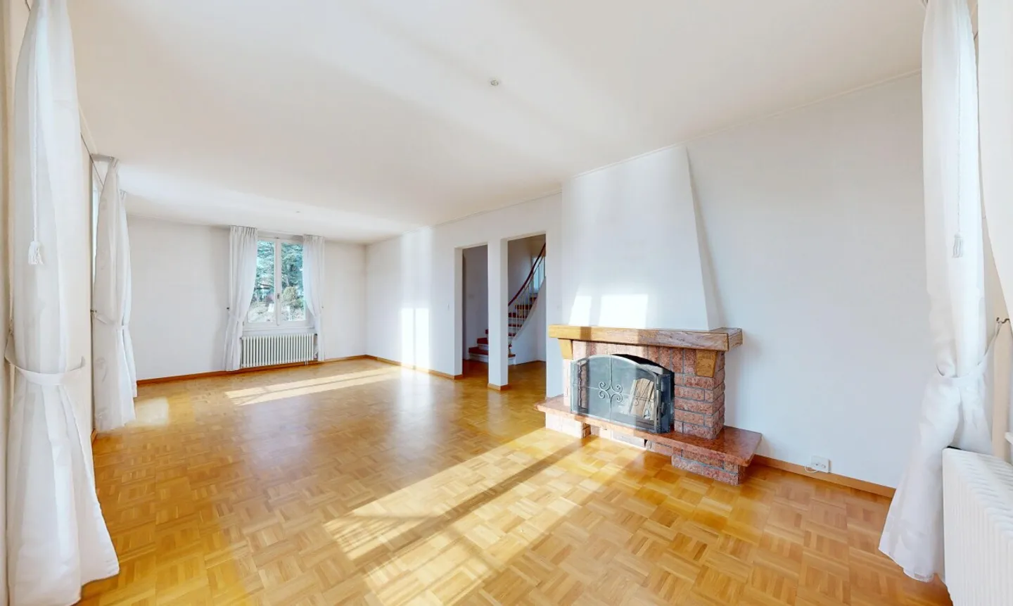 Superba villa con piscina e panorama unico sul lago e le Alpi - Foto 5 di 11