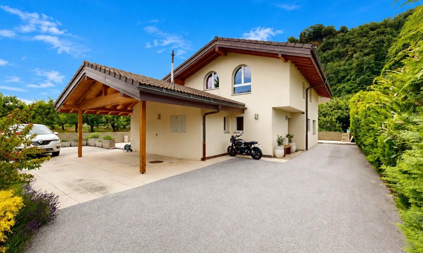 Villa Charmante avec Terrain Constructible - Photo 1 sur 11