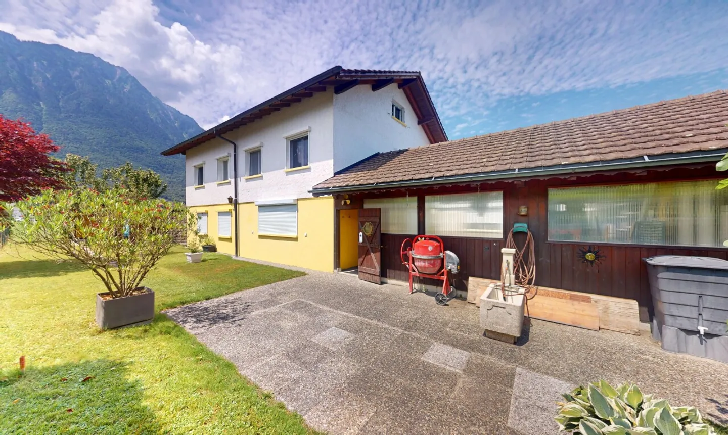 Le Bouveret: Villa with two apartments in PPE - Photo 1 of 13