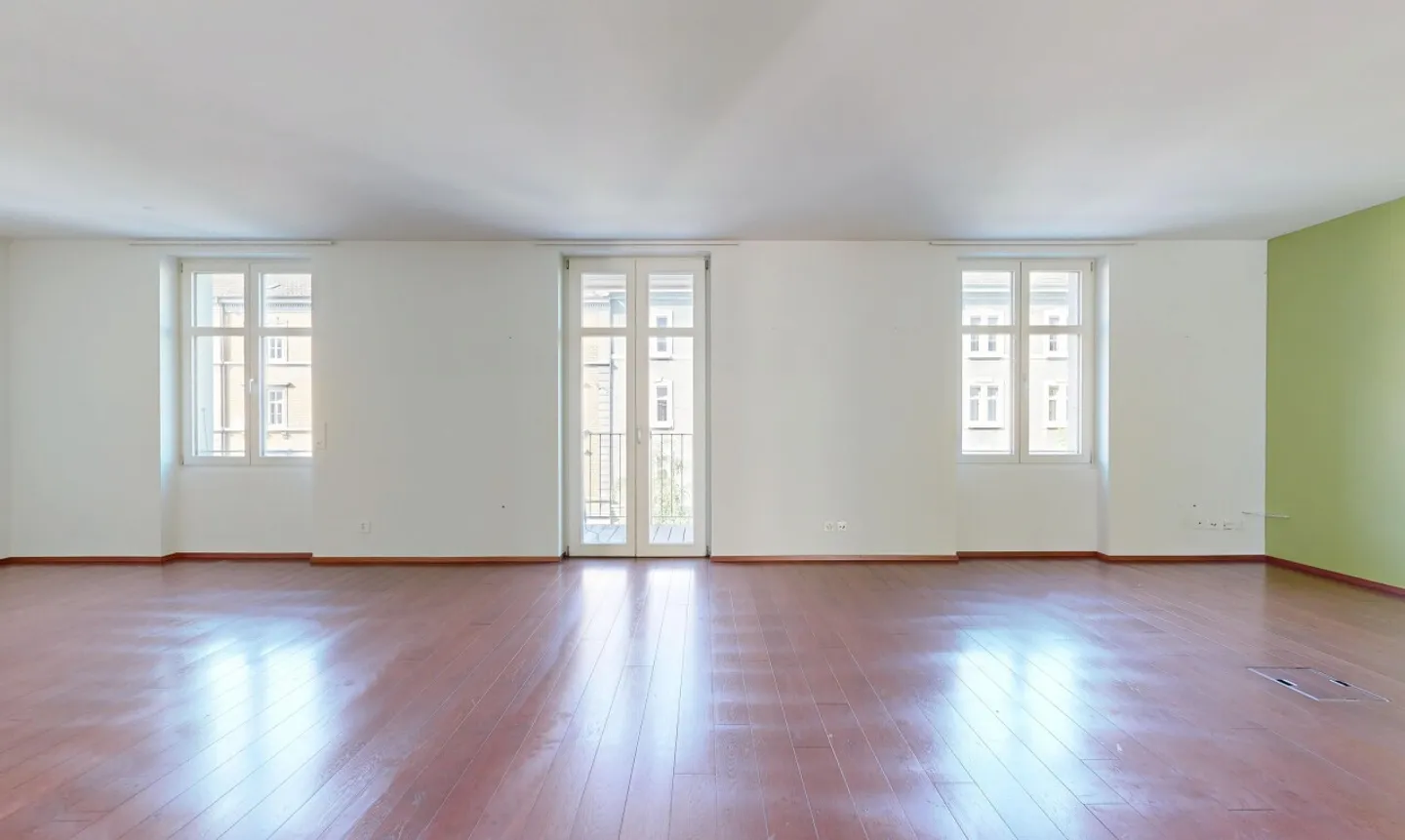 Loft urbain avec deux balcons - Photo 3 sur 11
