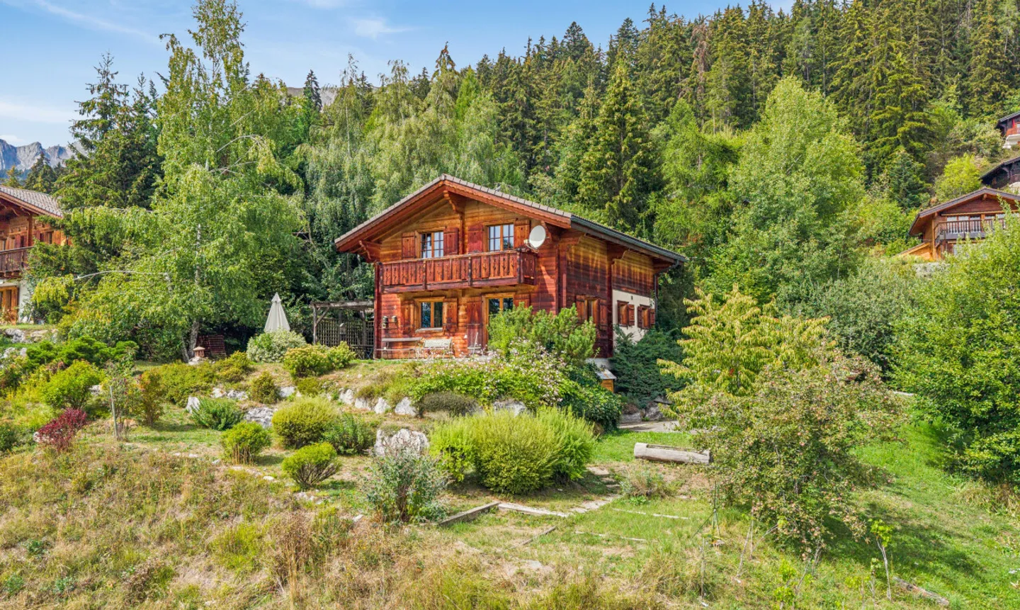 Chalet Charmant avec Vue Époustouflante - Photo 2 sur 11