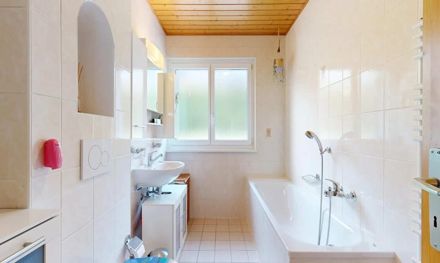 Saillon - Family Villa, Large Garden and Expansion Potential - Photo 9 of 11