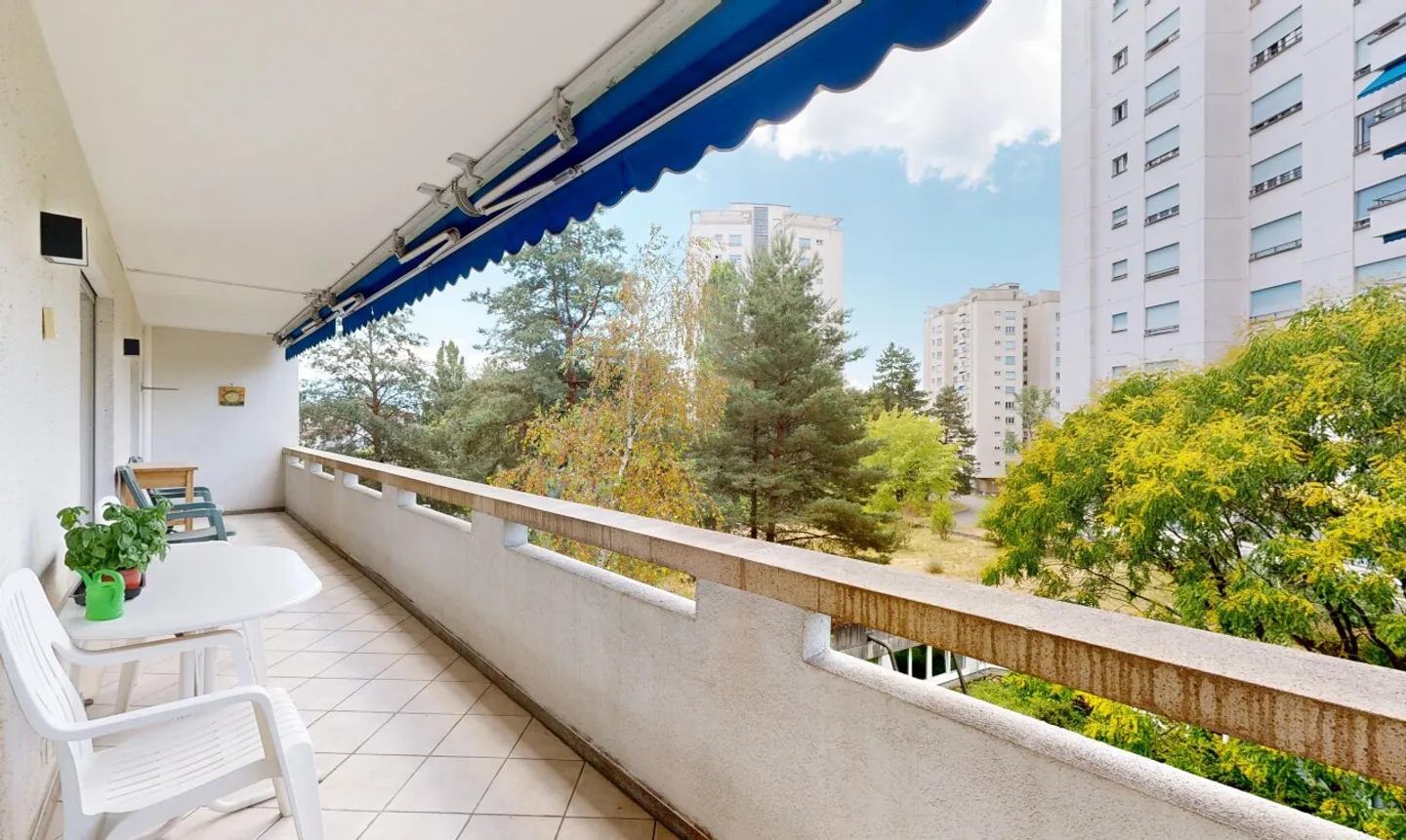 Appartement spacieux avec balcon - Photo 1 sur 11