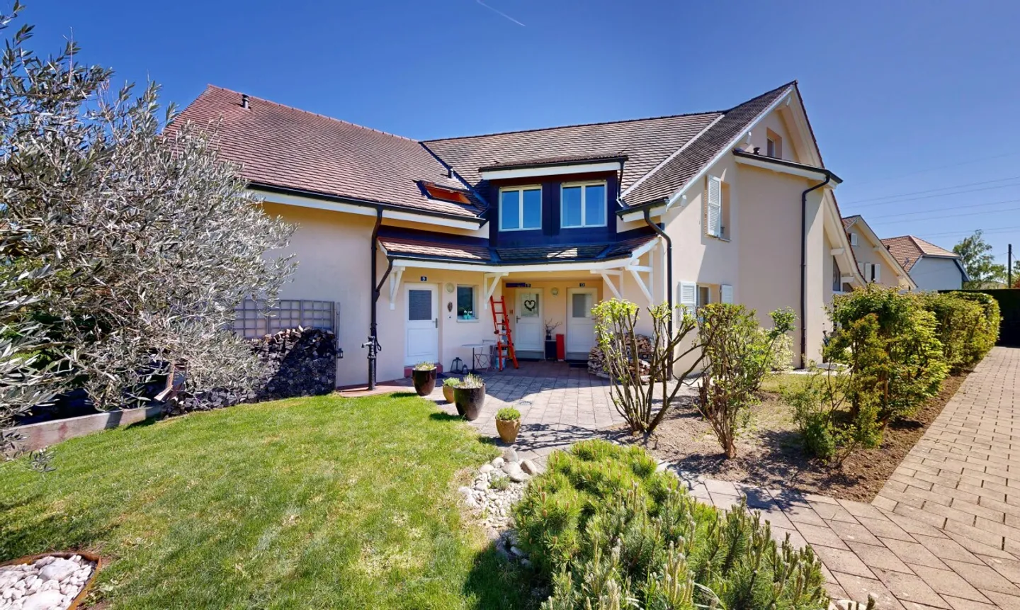 Family House – 189 m², mountain view, garden and south exposure - Photo 1 of 13
