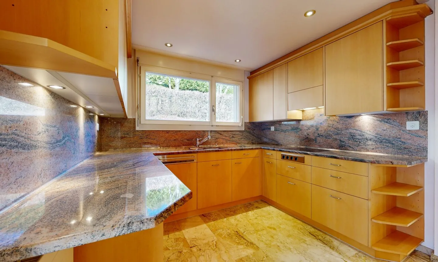 Elegante Wohnresidenz mit separaten Atelier und Panoramasicht - Foto 10 von 11