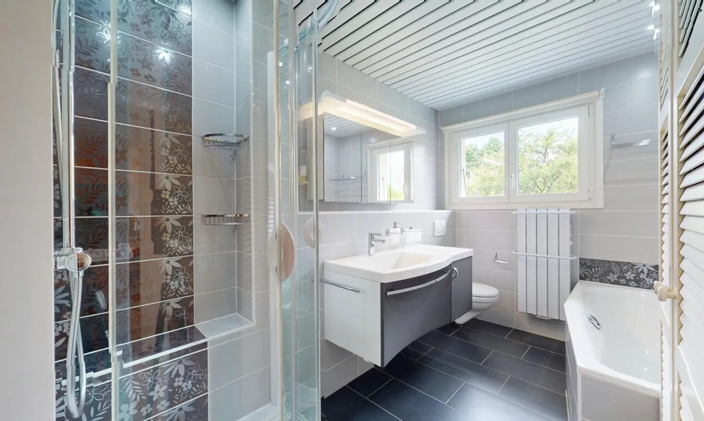 Renovated family house with independent studio - Photo 10 of 13