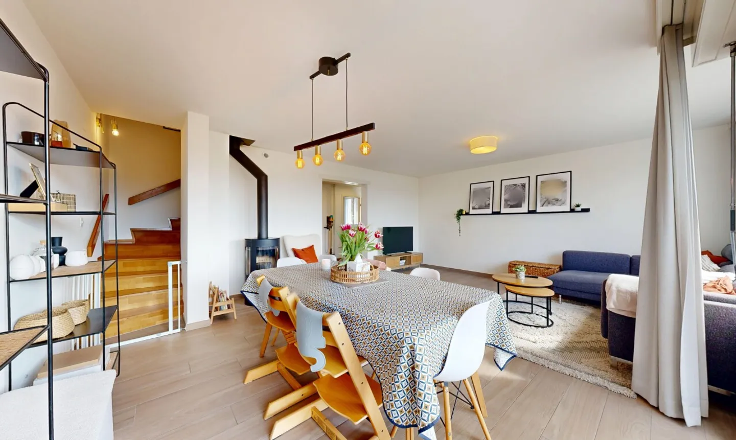 Renovated family house in the heart of Blonay, just steps from the center - Photo 2 of 11