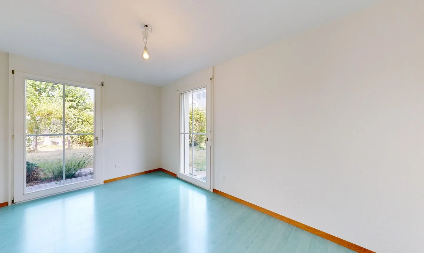 Bright 4.5 Room Garden Apartment in Utzenstorf - Photo 9 of 11