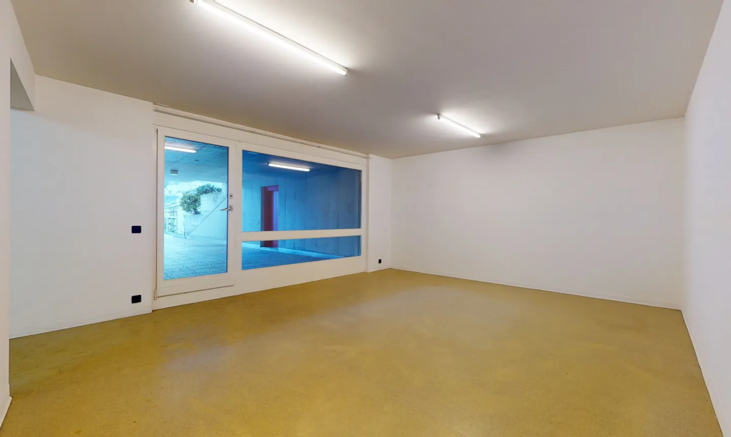 Ampio Studio con Grande Potenziale - Foto 1 di 13