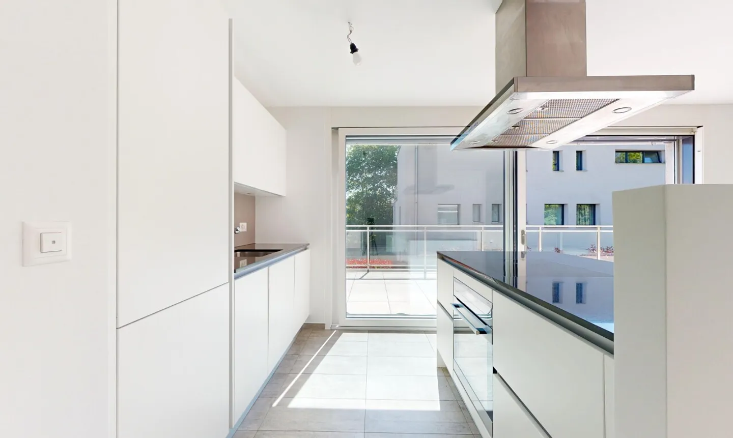 Appartement spacieux avec grande terrasse - Photo 8 sur 11