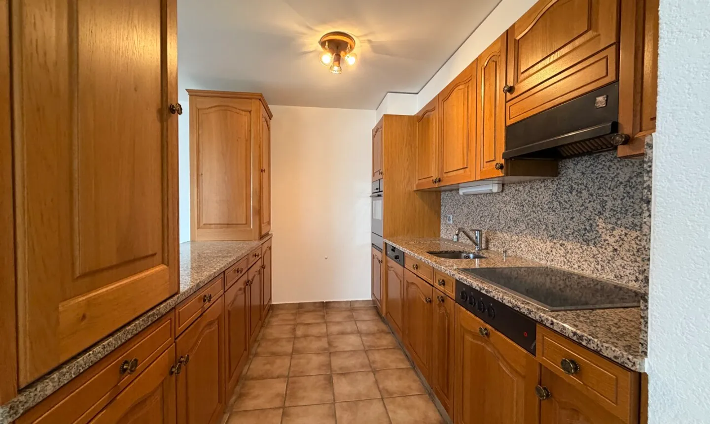Exclusif: Lumineux appartement traversant de 3 chambres - Foto 9 von 11