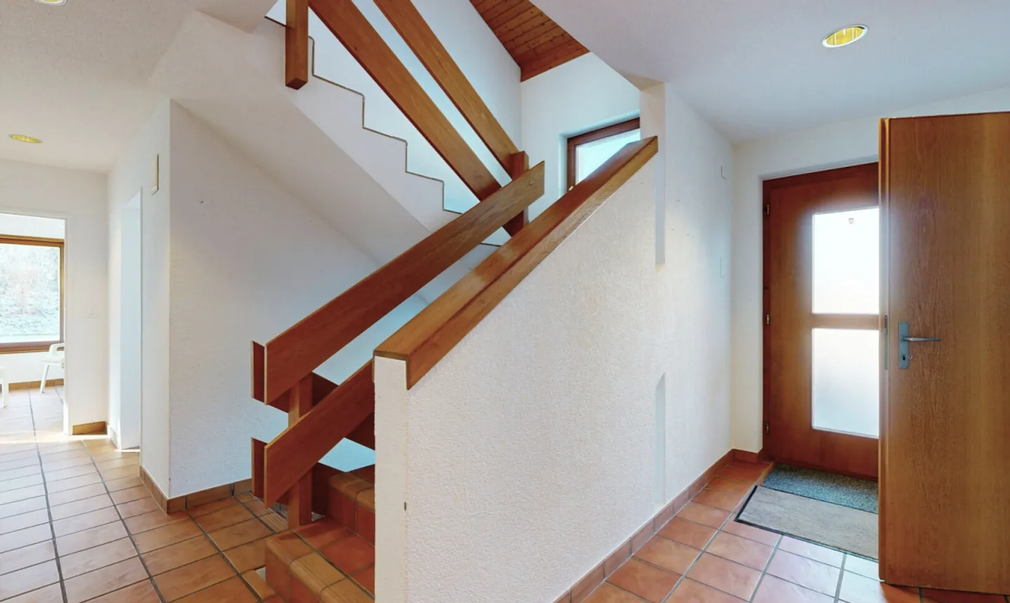 Grande Casa Familiare con Giardino, Veranda e Molto Potenziale - Foto 7 di 11