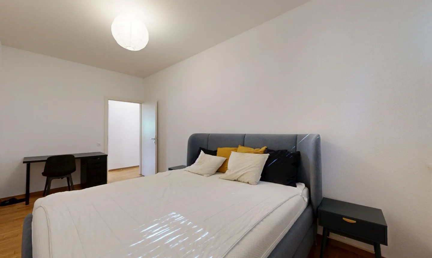 Bright family apartment in Lausanne - Photo 9 of 11