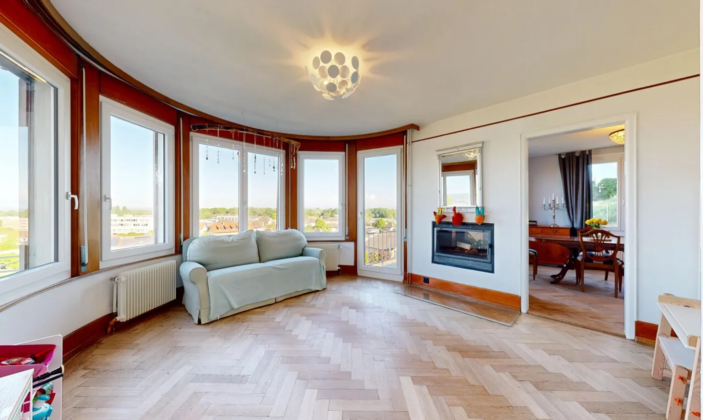 Villa 8 camere a Cortaillod: volumi eccezionali e 4 camere da letto - Foto 7 di 13