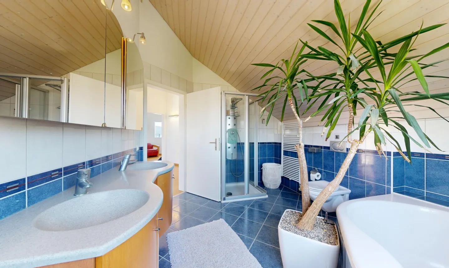 Élégante maison familiale avec piscine et jardin - Photo 10 of 11