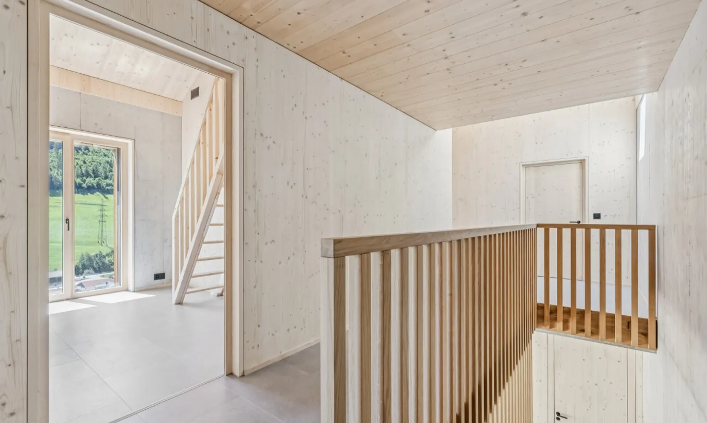 Modern architecture and spacious living in Küblis - Photo 7 of 11
