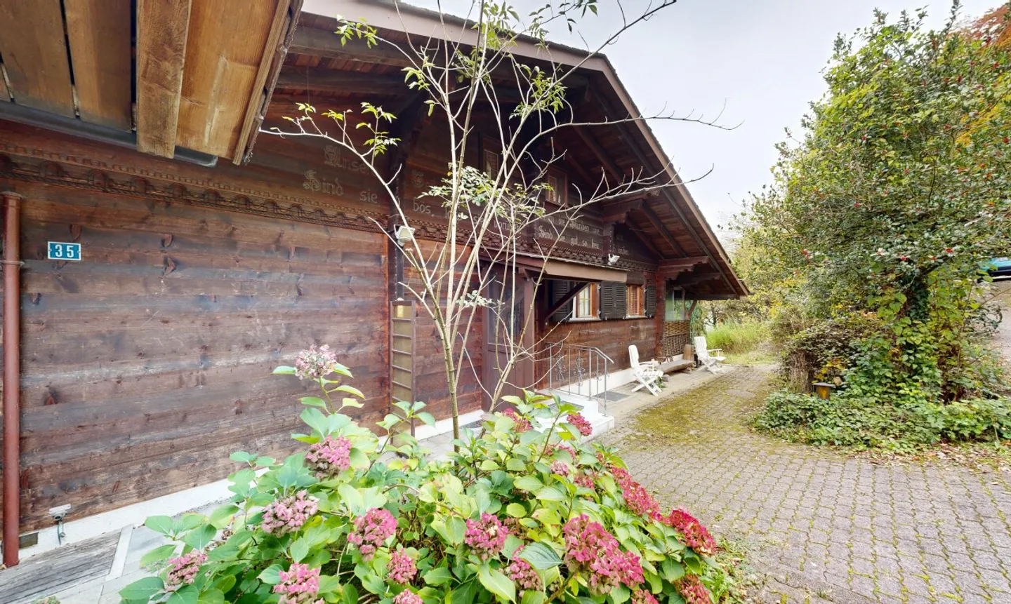 Attractive building plot in a sunny location - Photo 8 of 13