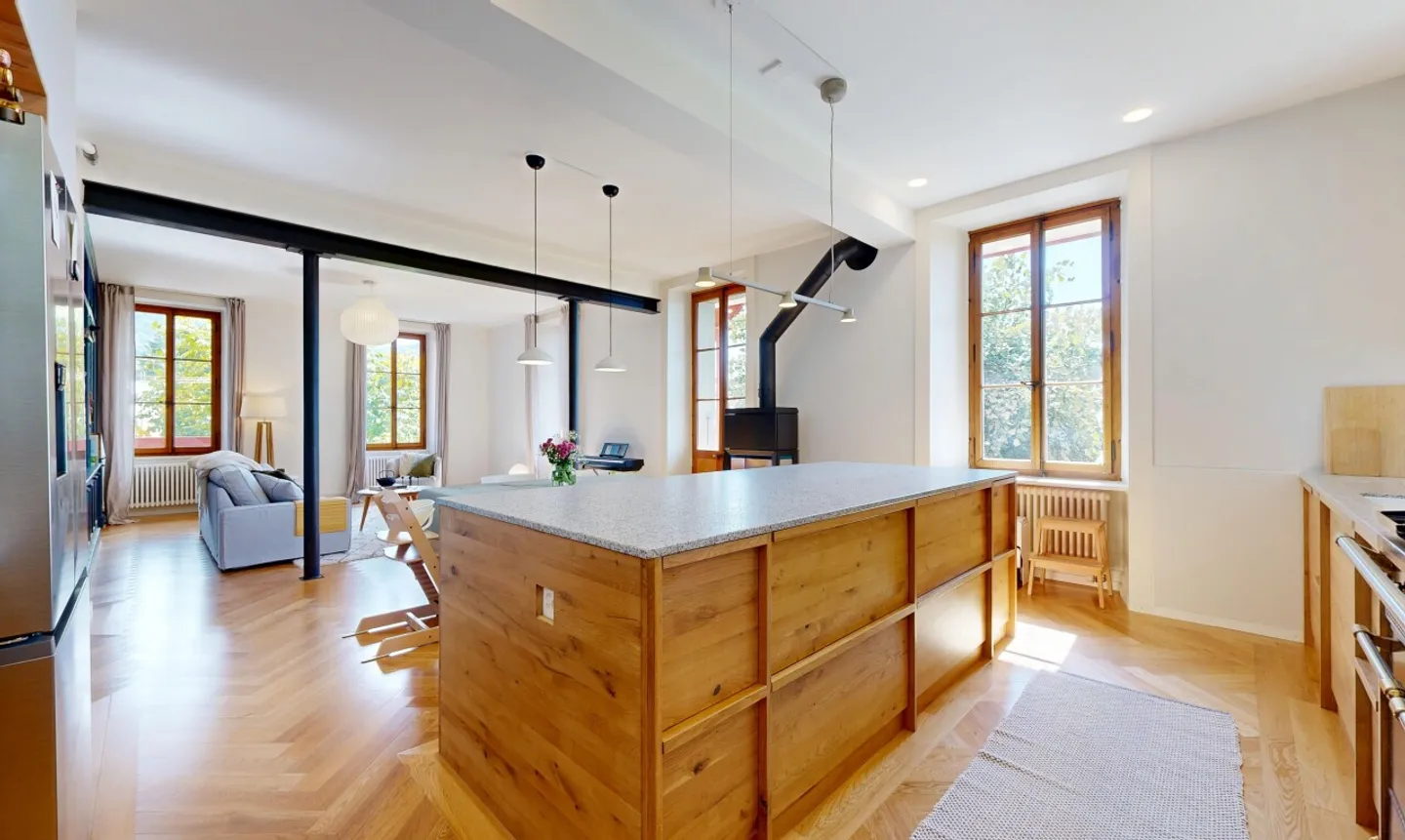 Magnificent renovated garden-level apartment in Saint-Légier - Photo 8 of 11