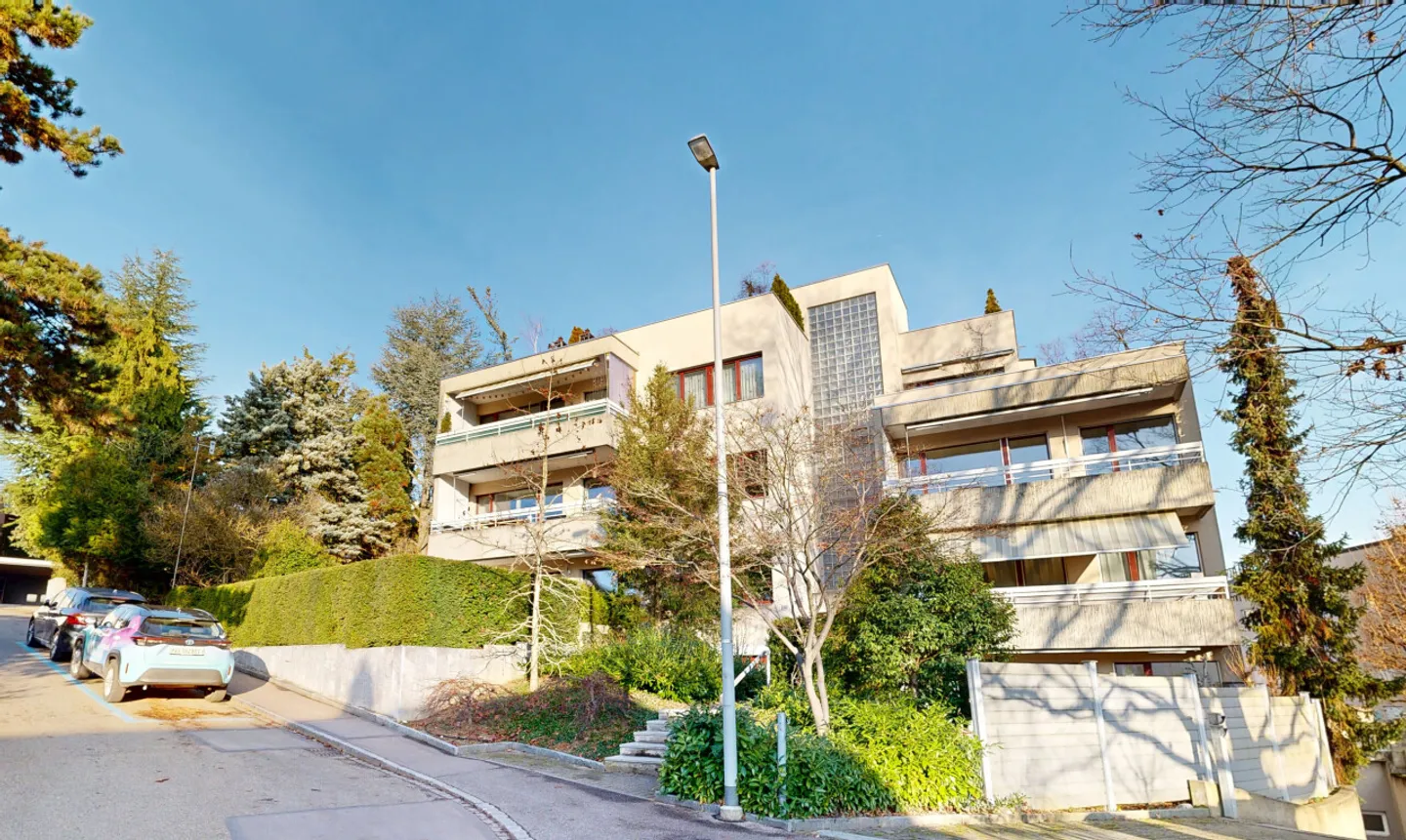 Eccezionale studio residenziale di 3,5 stanze con giardino e ufficio-laboratorio - Foto 1 di 11