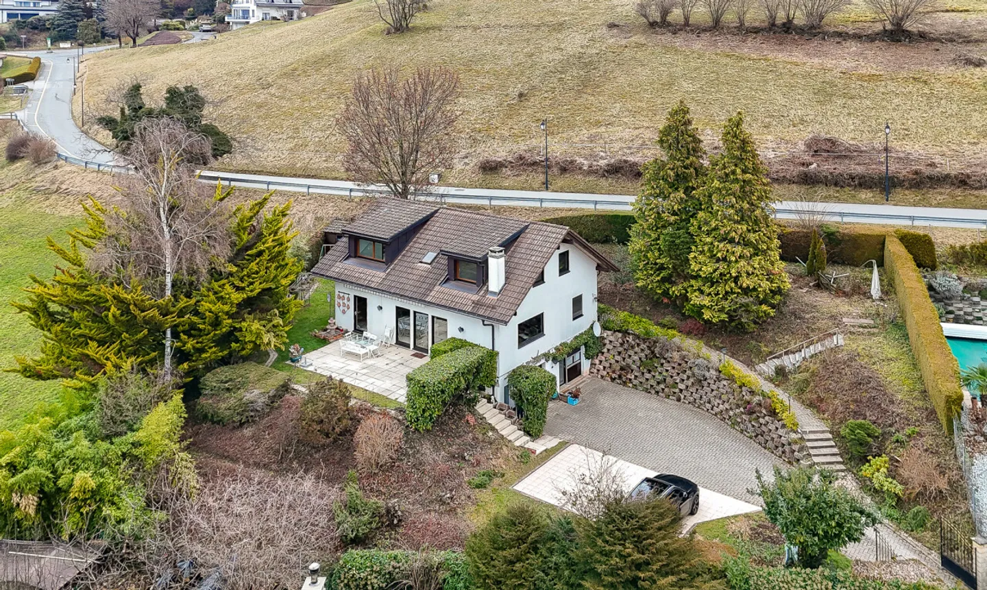 Saint-Légier – Individual house with great potential for development - Photo 2 of 13