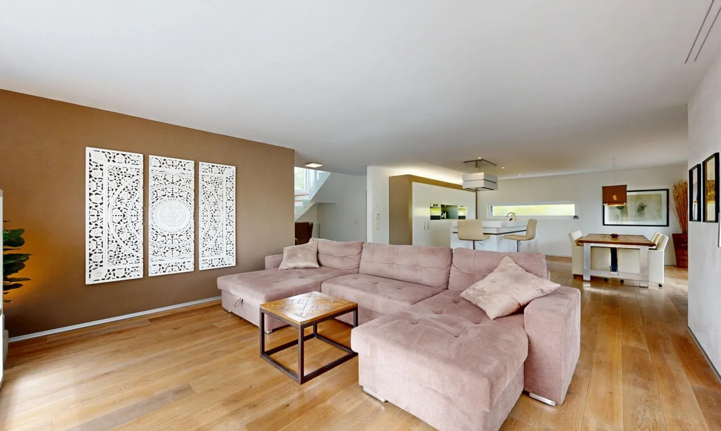 Unique Opportunity: High-Quality 6.5-Room Single-Family House - Photo 3 of 11