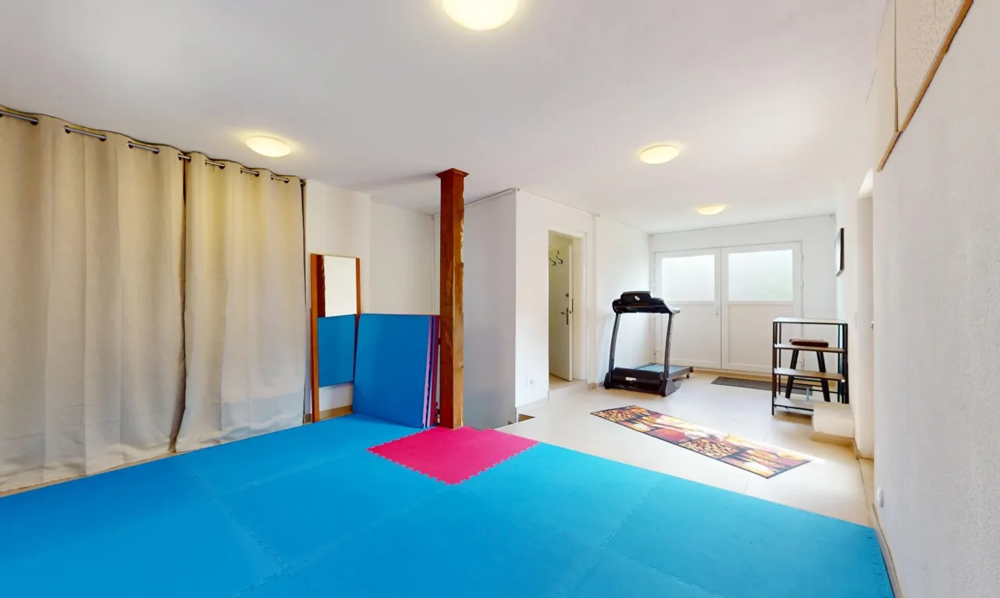 Maison individuelle 8 pièces avec appartement séparé et réserve de terrain - Photo 10 sur 11