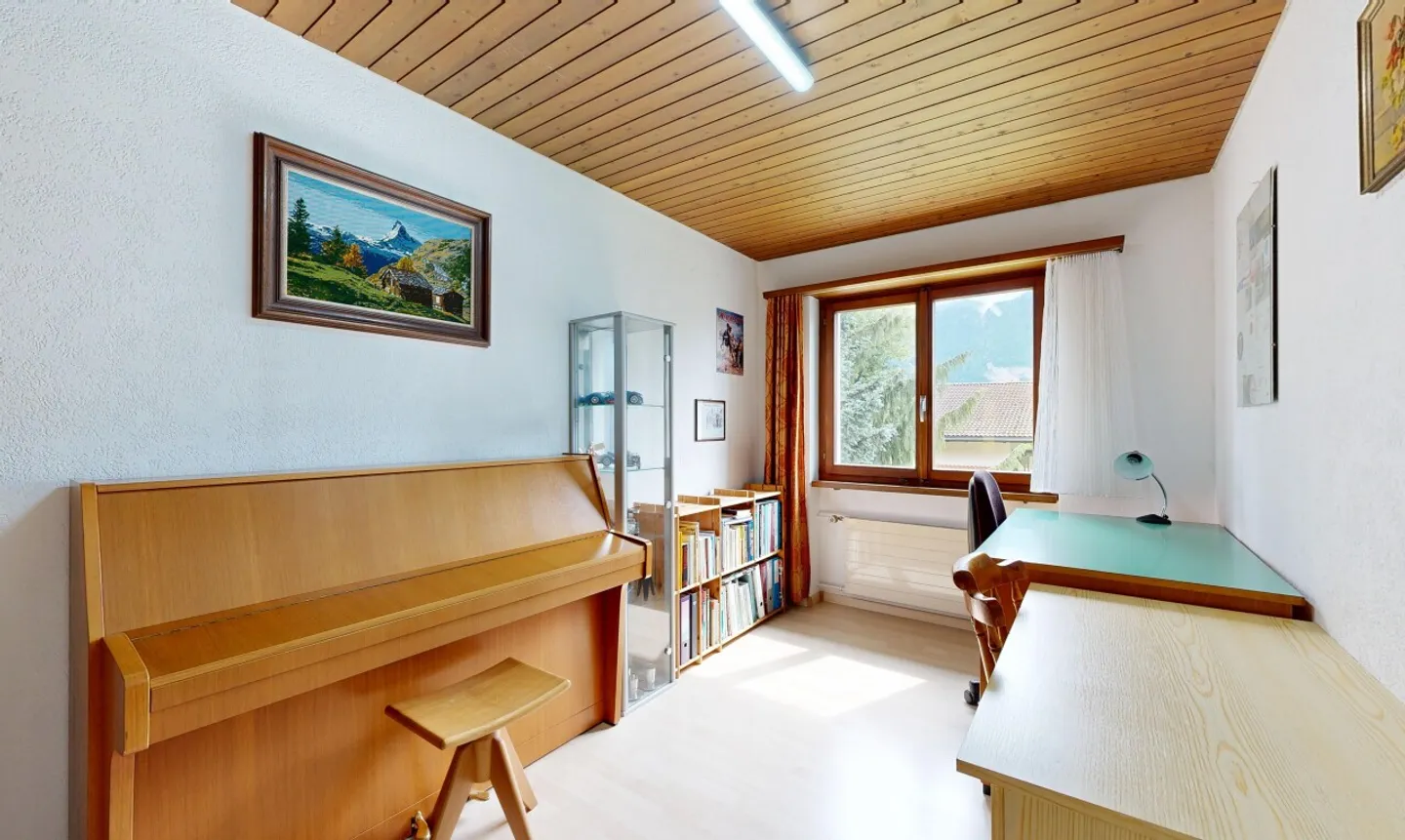 Maison individuelle de 5,5 pièces avec jardin, double garage et beaucoup de potentiel - Photo 9 sur 11