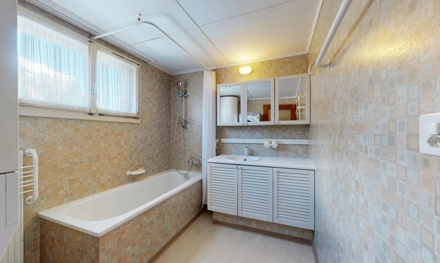 Sunny 4-room apartment with mountain view in Kandersteg - Photo 8 of 11