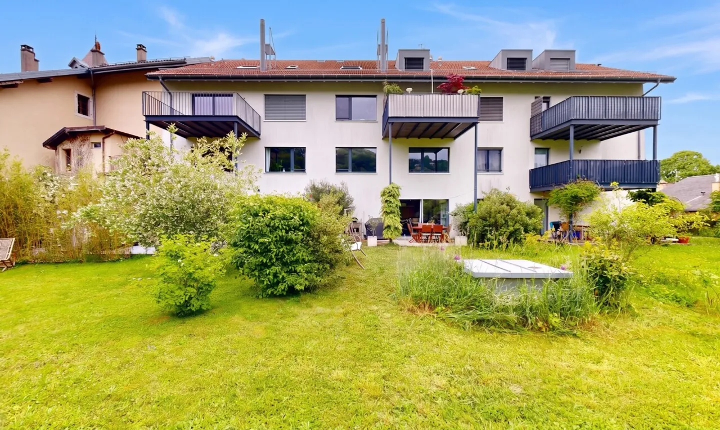 Duplex Magnifique avec Jardin - Photo 1 sur 11