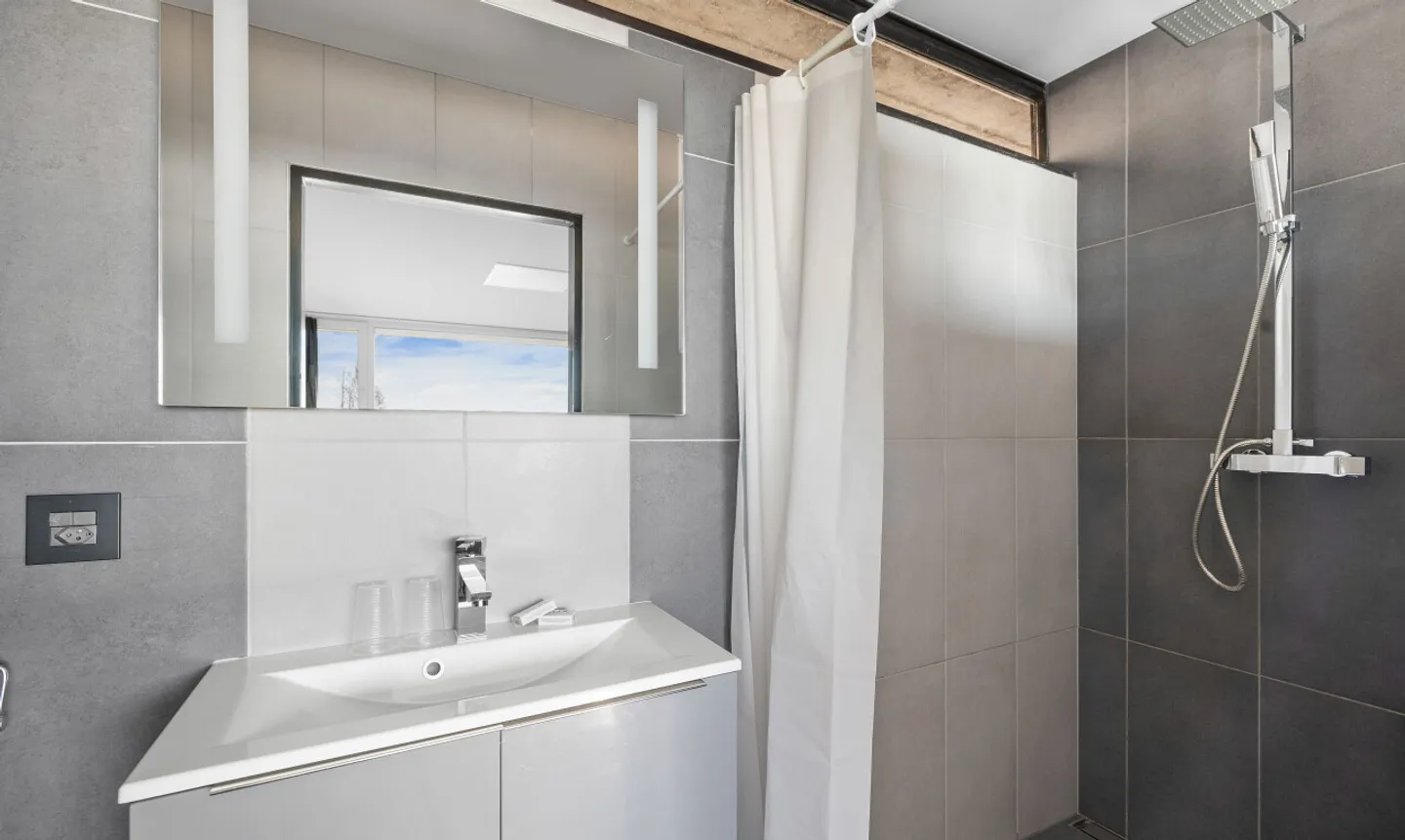 Wunderschönes Hotel in idyllischer Lage auf 18.000 m² Land! - Foto 10 von 13