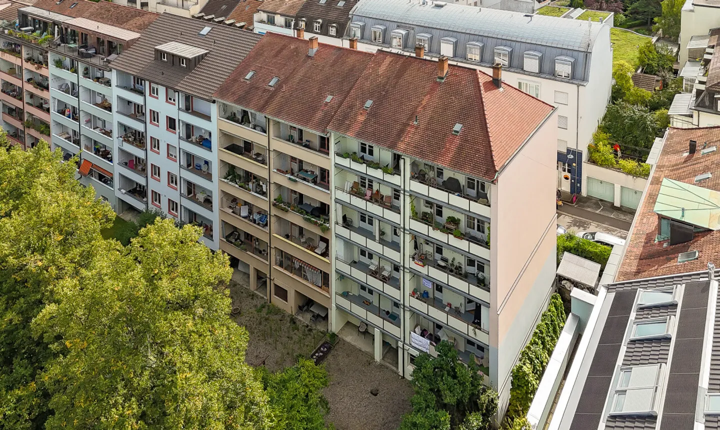 High-yielding multi-family house with 9 apartments and development potential in Basel - Photo 5 of 13