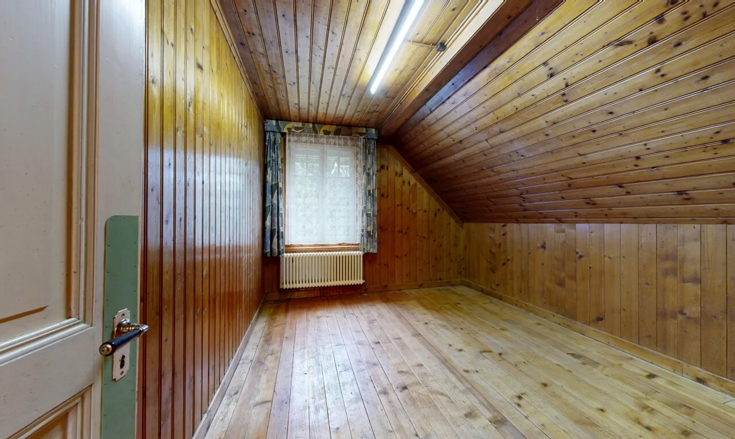 Maison à réinventer sur une parcelle de plus de 2'700 m² - Foto 9 di 11