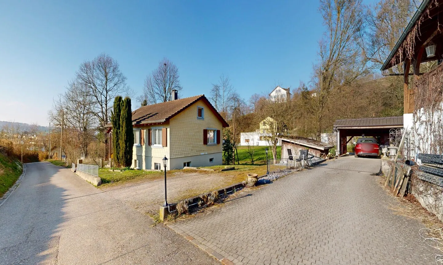 Charming 3.5-room single-family house with great potential in a quiet location - Photo 8 of 11