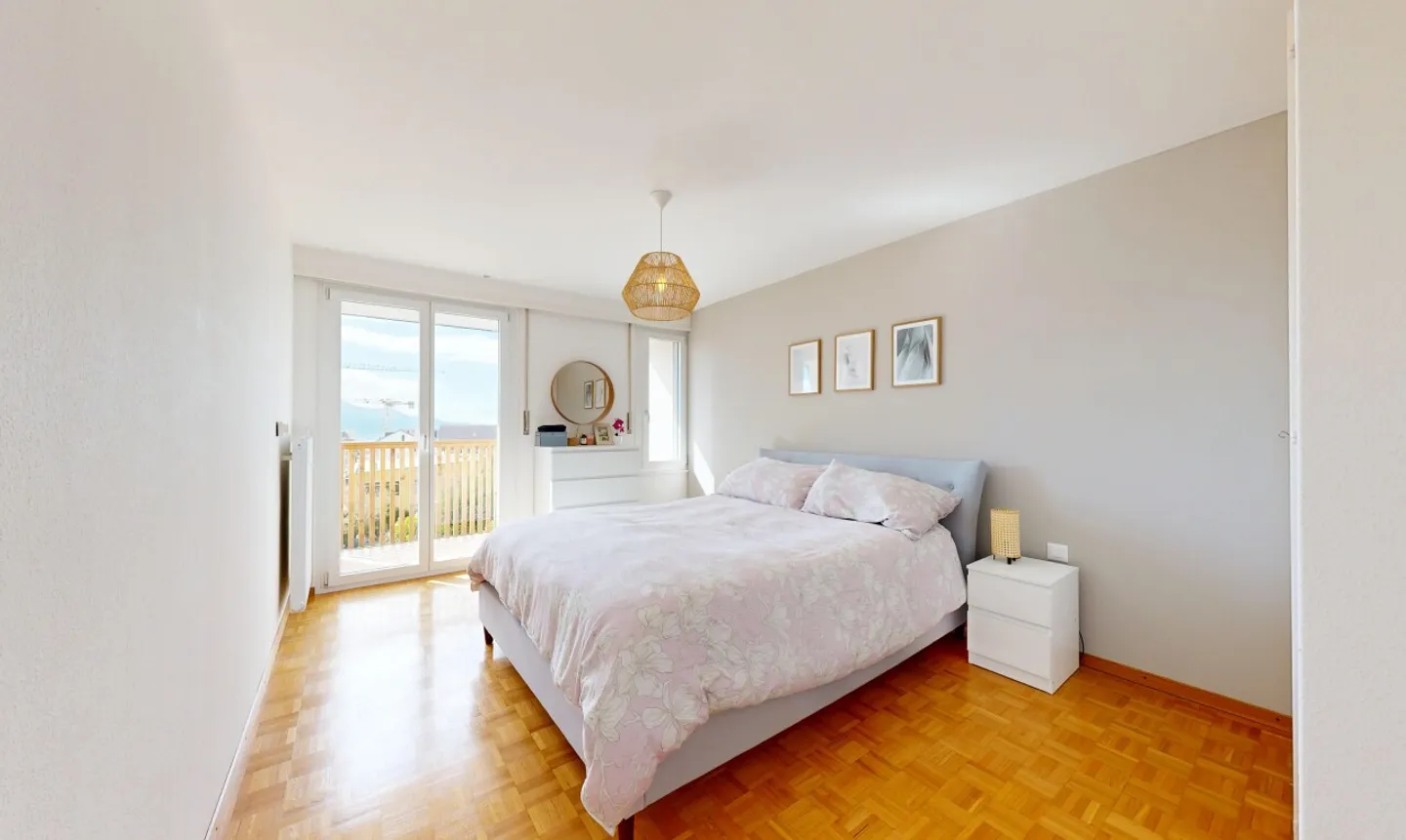 Renovated family house in the heart of Blonay, just steps from the center - Photo 5 of 11