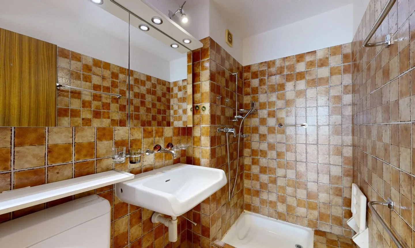 Maison individuelle jumelée avec vue dégagée et jardin spacieux - Photo 10 sur 11
