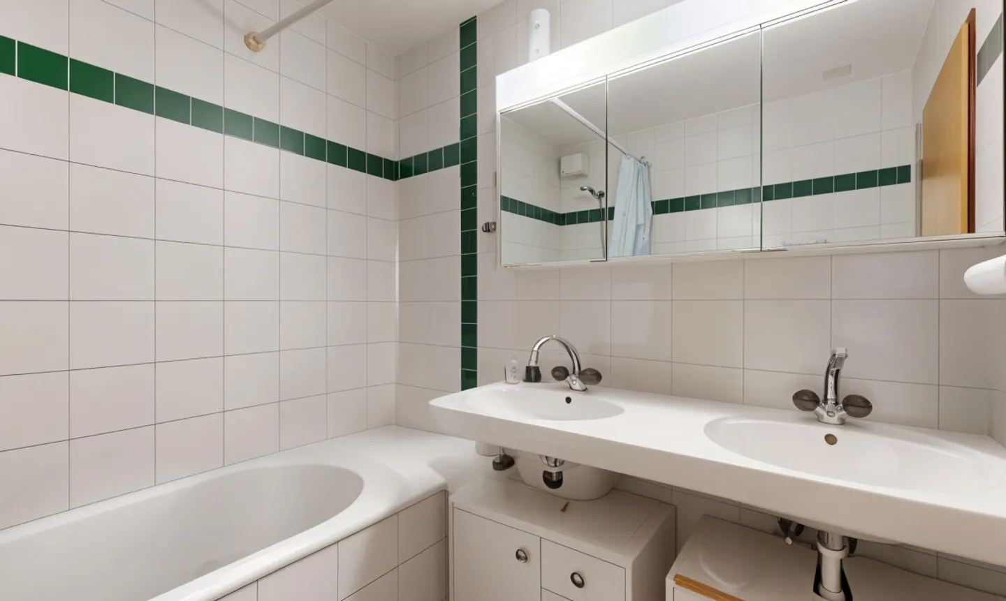 Luminoso appartamento di 4,5 stanze con camino, balcone, vista verde. Vicino a Thun. - Foto 8 di 11