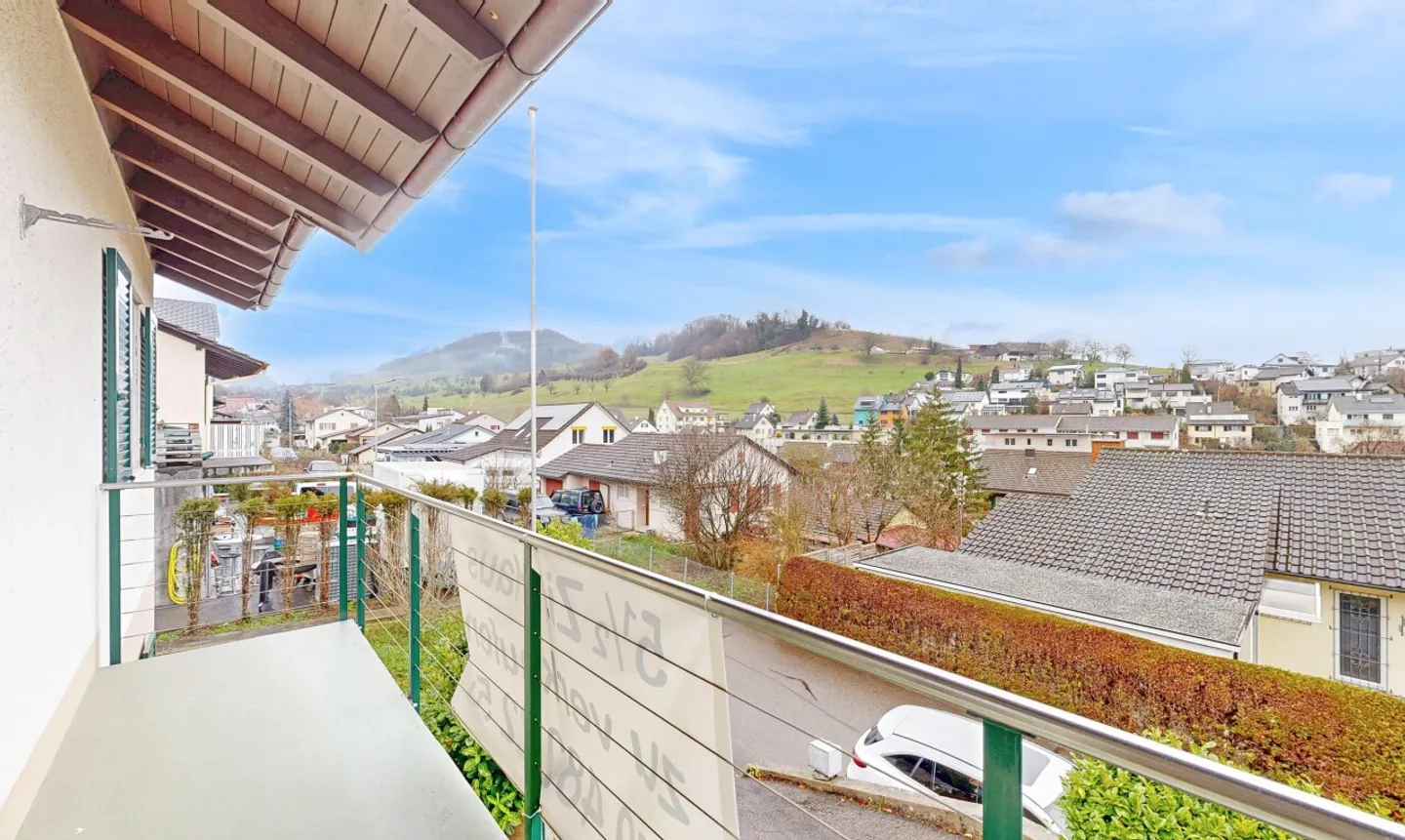 Charming Family Home with Garden - Photo 4 of 11