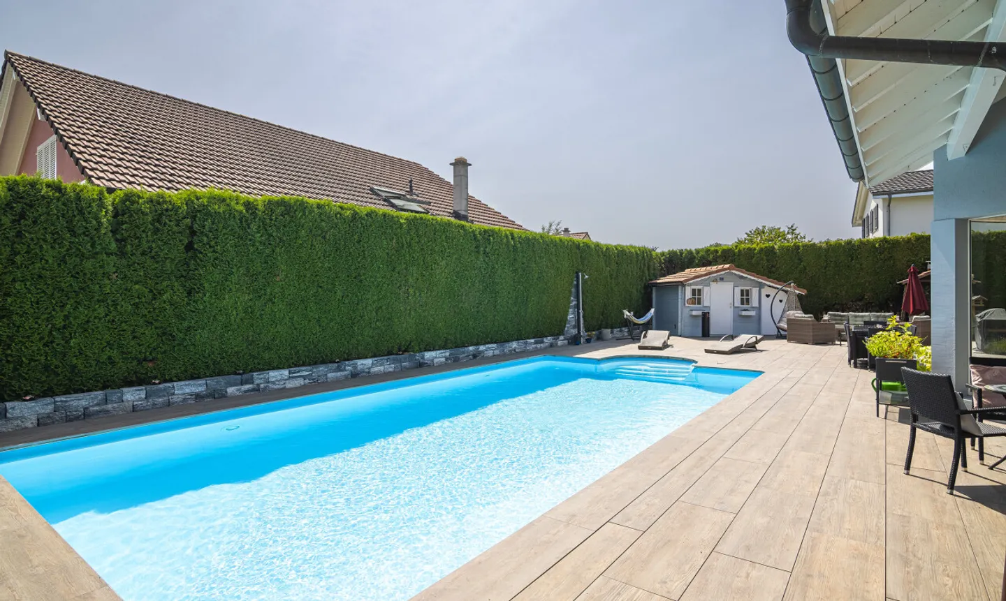 Architectural Villa with Pool - Photo 2 of 11