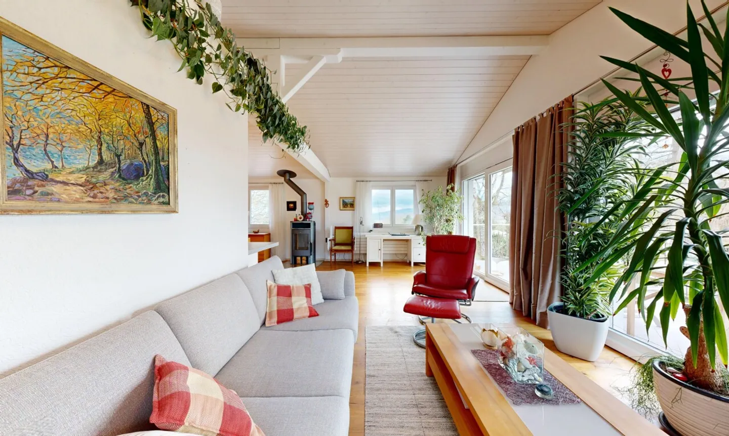 House surrounded by nature on 2540 m² - Photo 3 of 11