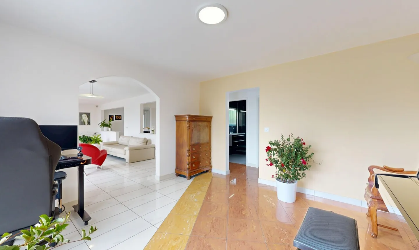 Maison individuelle avec grand jardin et bureau à Colombier - Foto 8 di 11