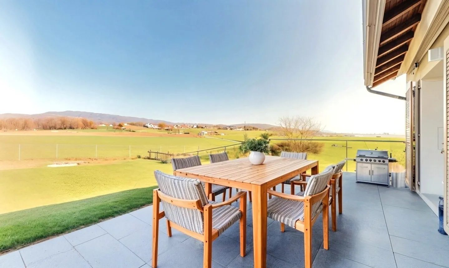 Casa a schiera ristrutturata con giardino privato - Foto 3 di 12